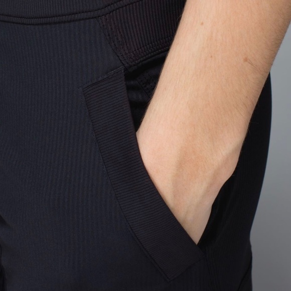 Lululemon Studio Crop Black Size 4 (approx) - Picture 6 of 14